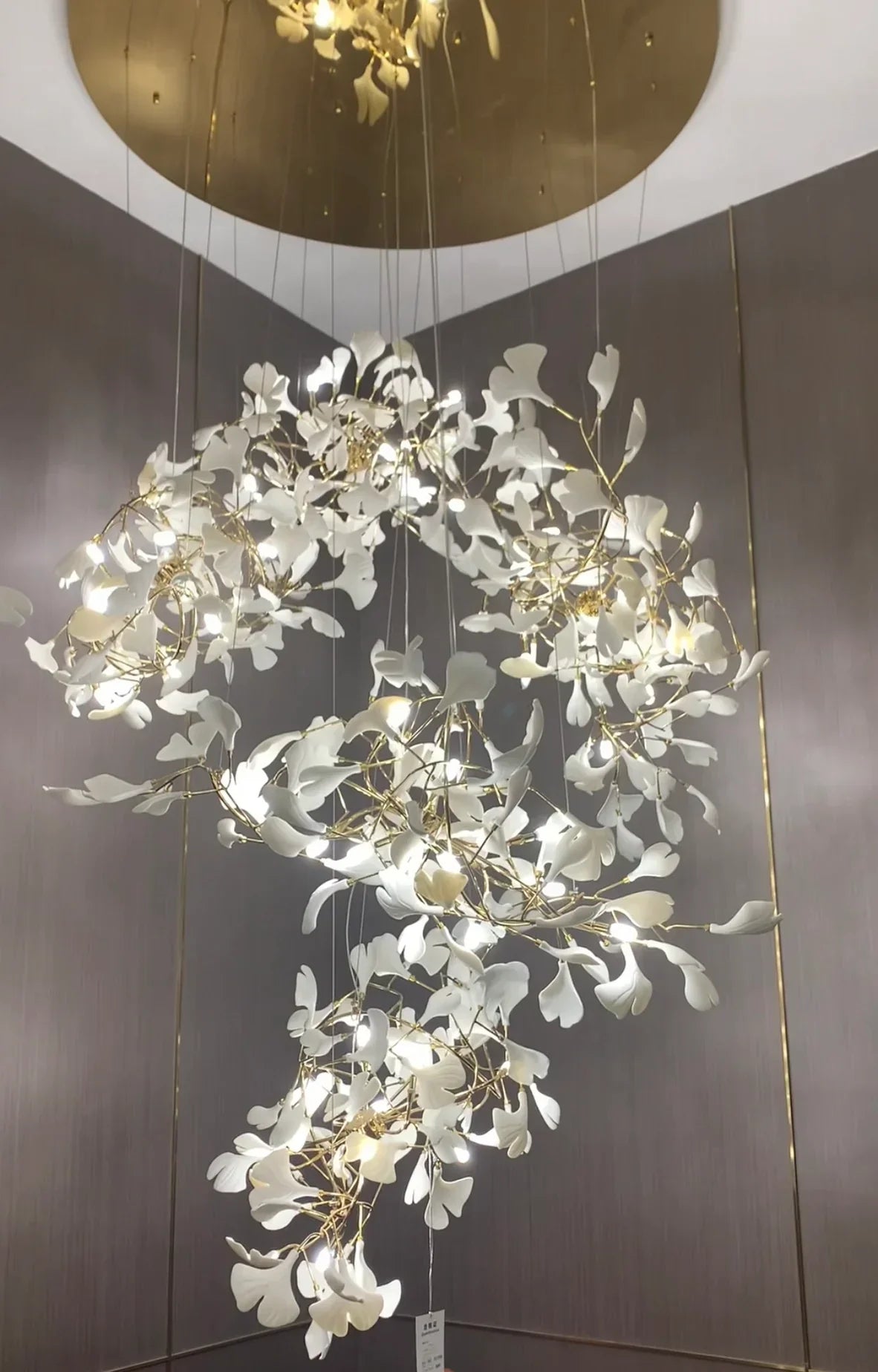 Porcelaneous Gingko Leaves Twig Chandelier Tree Branch Shaped Pendant Light For High Ceiling Living Room Hotel Hall